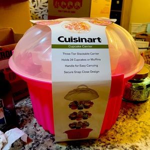 Cuisine art cupcake carrier, pink. Never used, still in package.